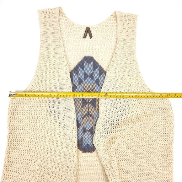 Stetson Beige and Navy Geometric Knit Vest - Picture 2 of 7